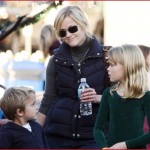 Риз Уизерспун с детьми