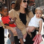 Анджелина Джоли с детьми
