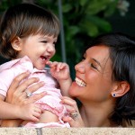 Кети Хлмс с дочкой