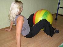 упражнение с мячом