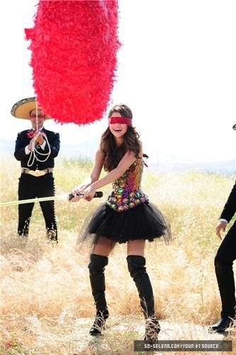 клип Селены Гомез